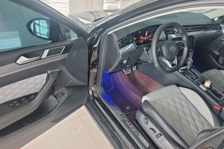 Used Volkswagen Magotan 2023 2 Million Units Limited Edition 330TSI DSG Leading Version Driver Seat