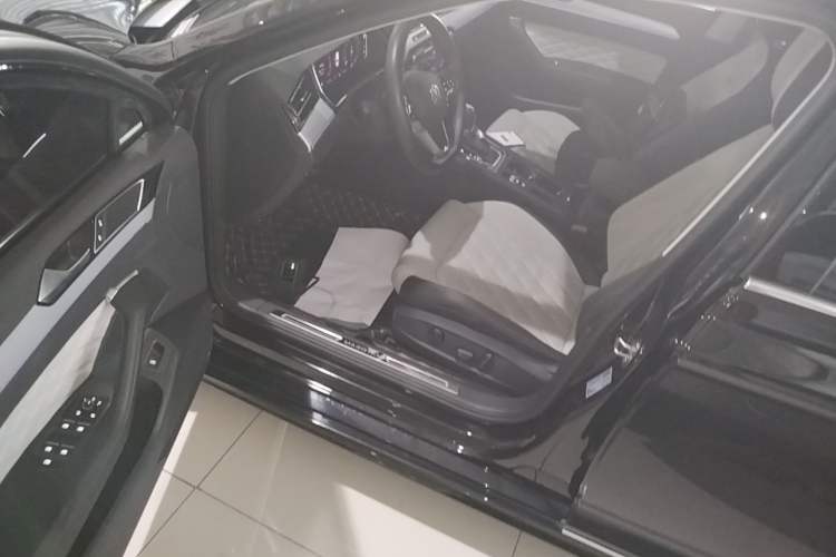 Used Volkswagen Magotan 2023 2 Million Units Commemorative Edition 330TSI DSG Luxury Version Driver Seat