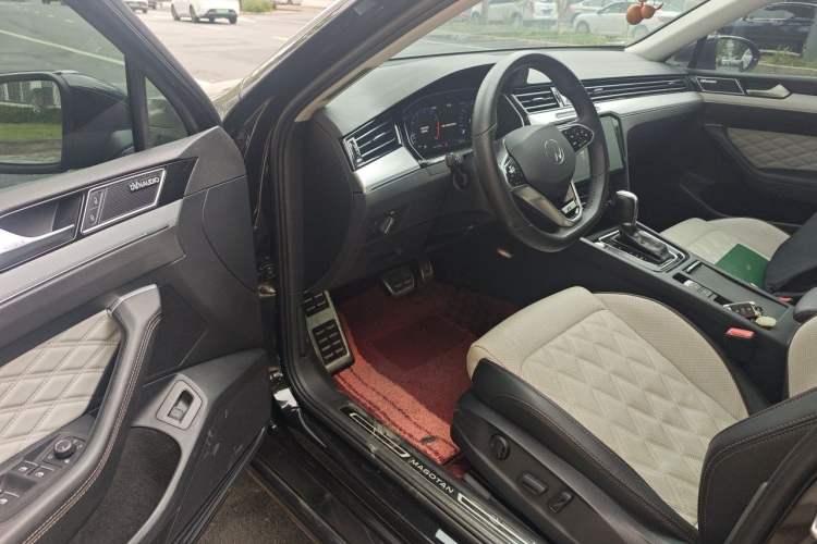 Used Volkswagen Magotan 2023 2 Million Units Commemorative Edition 330TSI DSG Luxury Version Driver Seat