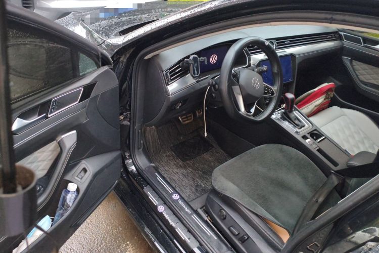 Used Volkswagen Magotan 2023 2 Million Units Limited Edition 330TSI DSG Leading Version Driver Seat