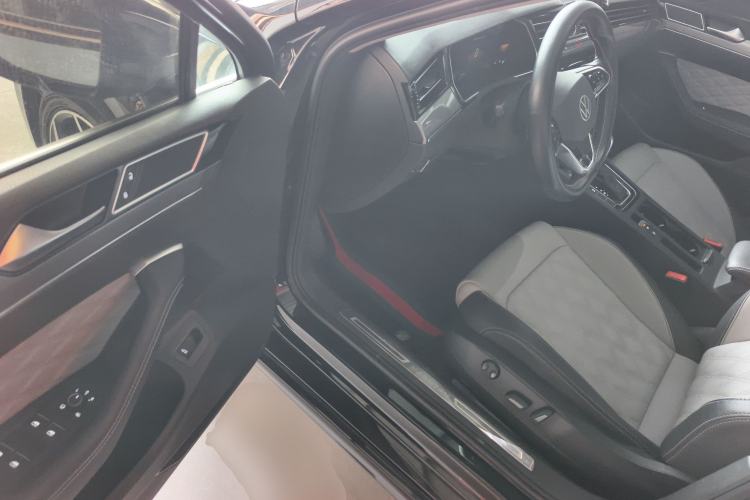 Used Volkswagen Magotan 2023 2 Million Units Limited Edition 330TSI DSG Leading Version Driver Seat