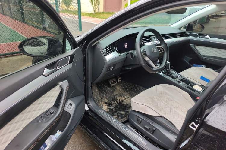 Used Volkswagen Magotan 2023 2 Million Units Limited-Edition 380TSI DSG Flagship Version Driver Seat
