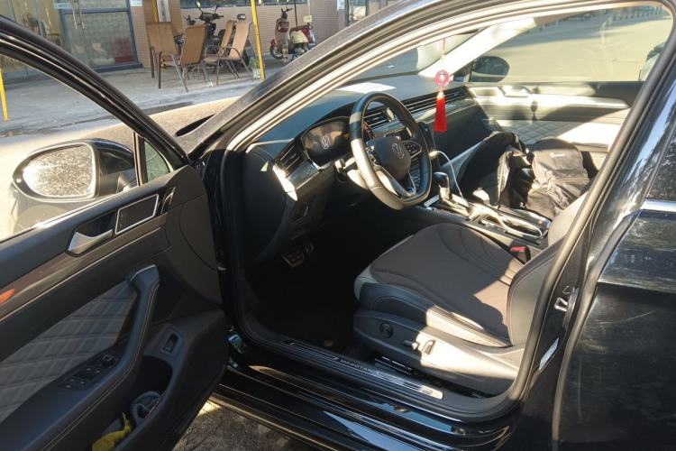 Used Volkswagen Magotan 2023 2 Million Units Limited Edition 330TSI DSG Leading Version Driver Seat