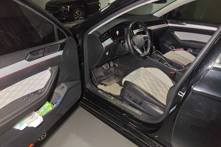 Used Volkswagen Magotan 2023 2 Million Units Commemorative Edition 330TSI DSG Luxury Version Driver Seat