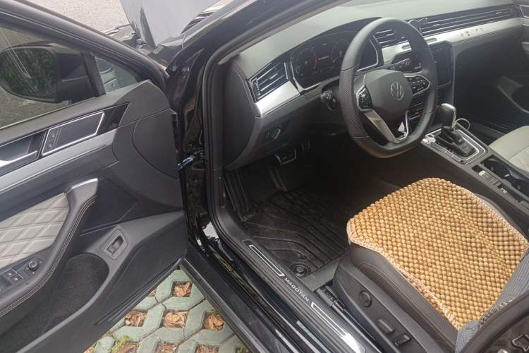 Used Volkswagen Magotan 2023 2 Million Units Commemorative Edition 330TSI DSG Luxury Version Driver Seat