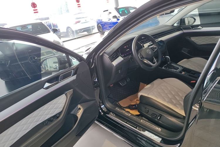Used Volkswagen Magotan 2023 2 Million Units Commemorative Edition 330TSI DSG Luxury Version Driver Seat