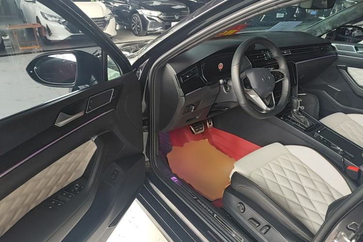 Used Volkswagen Magotan 2023 2 Million Units Commemorative Edition 330TSI DSG Luxury Version Driver Seat
