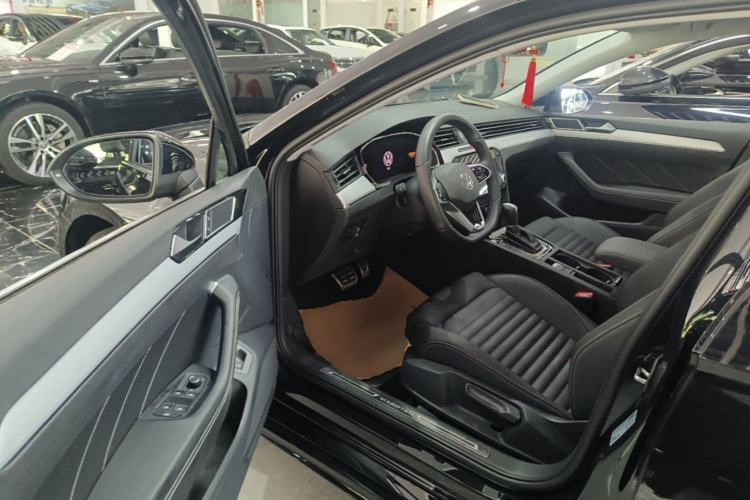 Used Volkswagen Magotan 2023 2 Million Units Limited-Edition 280TSI DSG Comfort Version Driver Seat