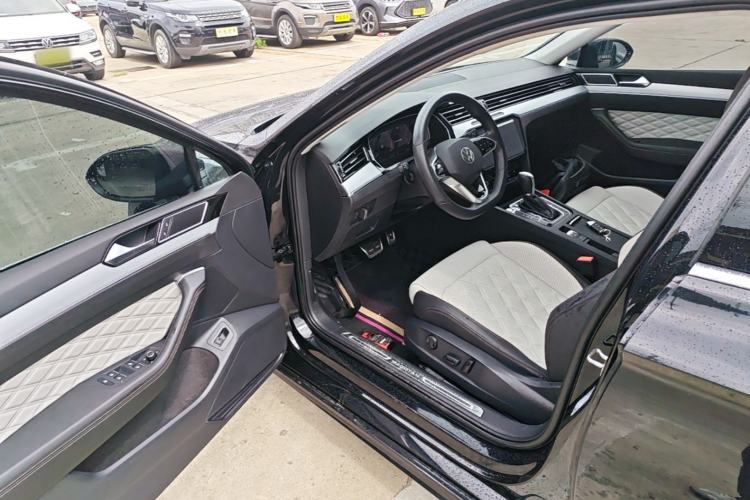 Used Volkswagen Magotan 2023 2 Million Units Commemorative Edition 330TSI DSG Luxury Version Driver Seat