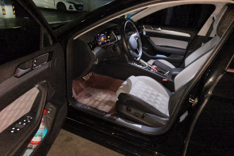 Used Volkswagen Magotan 2023 2 Million Units Limited Edition 330TSI DSG Leading Version Driver Seat