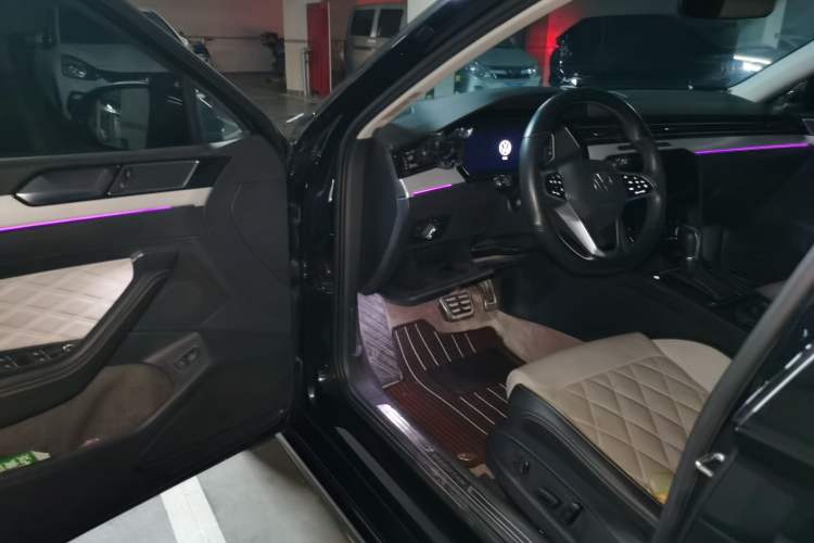 Used Volkswagen Magotan 2023 2 Million Units Commemorative Edition 330TSI DSG Luxury Version Driver Seat