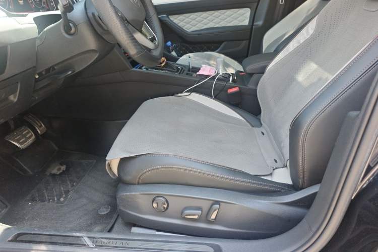 Used Volkswagen Magotan 2023 2 Million Units Commemorative Edition 330TSI DSG Luxury Version Driver Seat