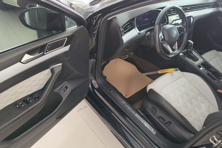 Used Volkswagen Magotan 2023 2 Million Units Commemorative Edition 330TSI DSG Luxury Version Driver Seat