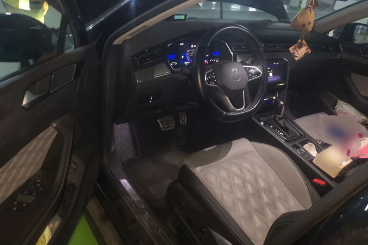 Used Volkswagen Magotan 2023 2 Million Units Commemorative Edition 330TSI DSG Luxury Version Driver Seat