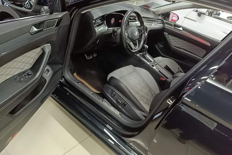 Used Volkswagen Magotan 2023 2 Million Units Limited Edition 280TSI DSG Leading Version Driver Seat