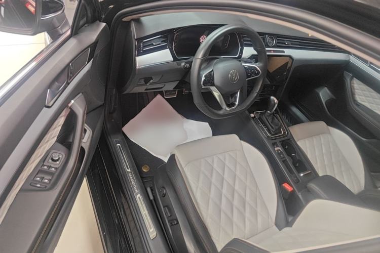 Used Volkswagen Magotan 2023 2 Million Units Commemorative Edition 330TSI DSG Luxury Version Driver Seat