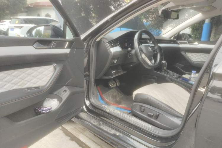 Used Volkswagen Magotan 2023 2 Million Units Commemorative Edition 330TSI DSG Luxury Version Driver Seat