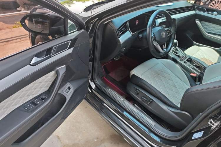 Used Volkswagen Magotan 2023 2 Million Units Commemorative Edition 330TSI DSG Luxury Version Driver Seat
