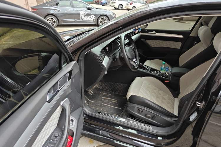 Used Volkswagen Magotan 2023 2 Million Units Limited-Edition 380TSI DSG Flagship Version Driver Seat