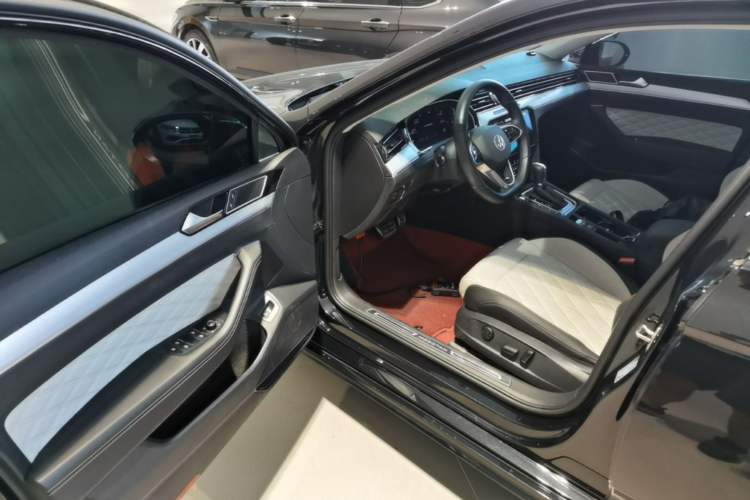 Used Volkswagen Magotan 2023 2 Million Units Commemorative Edition 330TSI DSG Luxury Version Driver Seat