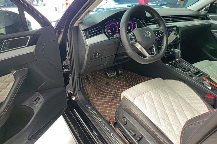Used Volkswagen Magotan 2023 2 Million Units Commemorative Edition 330TSI DSG Luxury Version Driver Seat