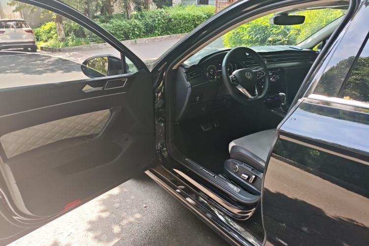 Used Volkswagen Magotan 2023 2 Million Units Limited-Edition 380TSI DSG Flagship Version Driver Seat