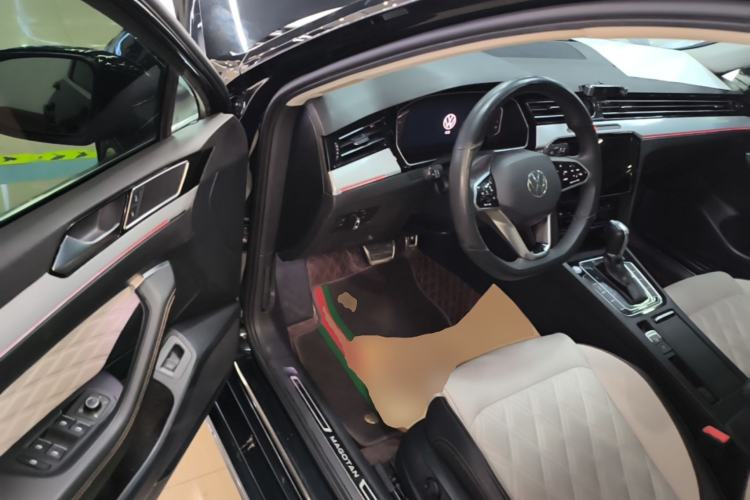 Used Volkswagen Magotan 2023 2 Million Units Limited Edition 330TSI DSG Leading Version Driver Seat