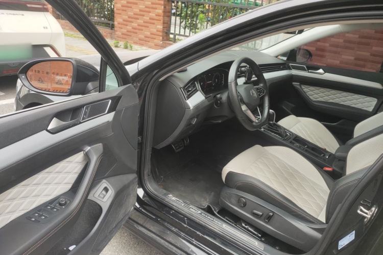 Used Volkswagen Magotan 2023 2 Million Units Commemorative Edition 330TSI DSG Luxury Version Driver Seat