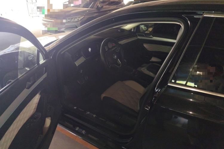 Used Volkswagen Magotan 2023 2 Million Units Commemorative Edition 330TSI DSG Luxury Version Driver Seat