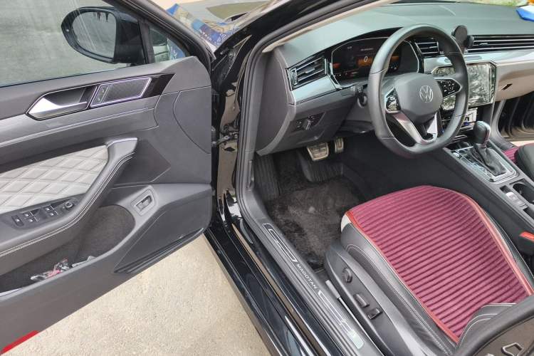 Used Volkswagen Magotan 2023 2 Million Units Limited Edition 330TSI DSG Leading Version Driver Seat