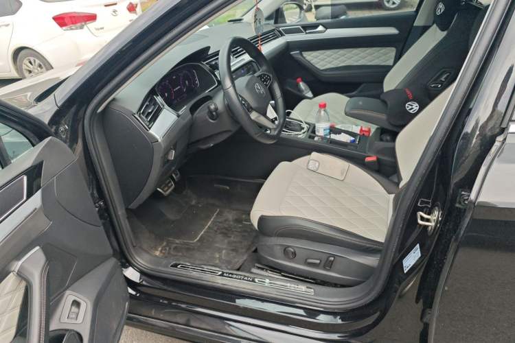 Used Volkswagen Magotan 2023 2 Million Units Commemorative Edition 330TSI DSG Luxury Version Driver Seat