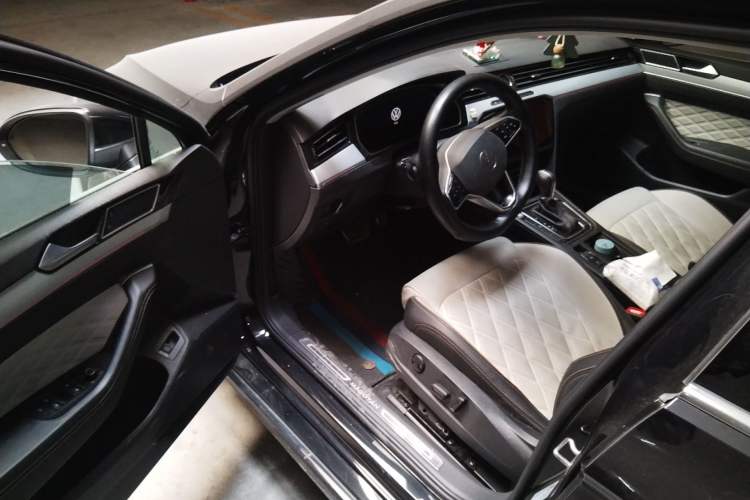 Used Volkswagen Magotan 2023 2 Million Units Commemorative Edition 330TSI DSG Luxury Version Driver Seat