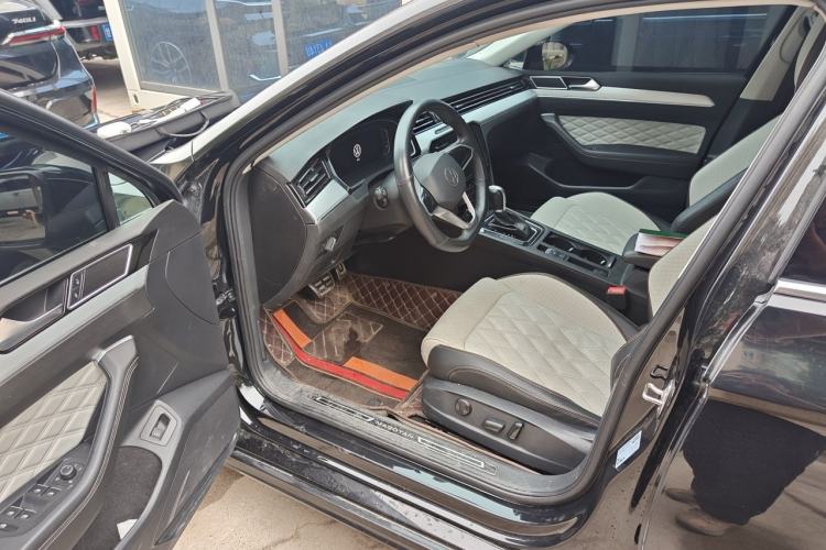 Used Volkswagen Magotan 2023 2 Million Units Commemorative Edition 330TSI DSG Luxury Version Driver Seat
