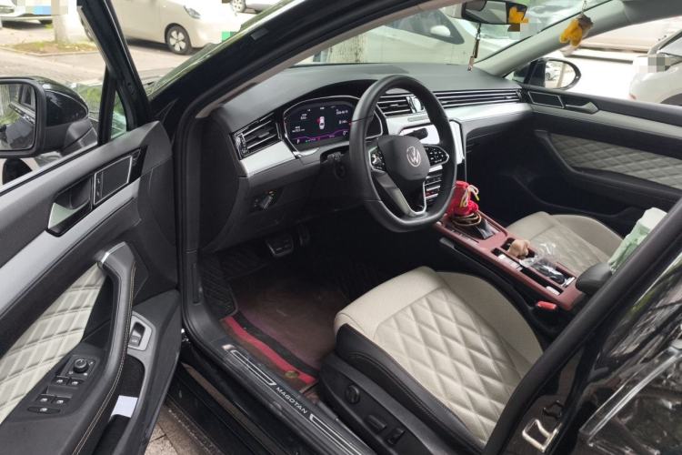 Used Volkswagen Magotan 2023 2 Million Units Commemorative Edition 330TSI DSG Luxury Version Driver Seat