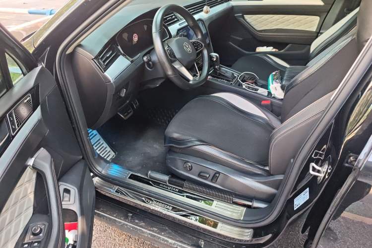 Used Volkswagen Magotan 2023 2 Million Units Commemorative Edition 330TSI DSG Luxury Version Driver Seat