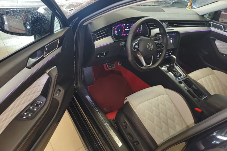 Used Volkswagen Magotan 2023 2 Million Units Commemorative Edition 330TSI DSG Luxury Version Driver Seat