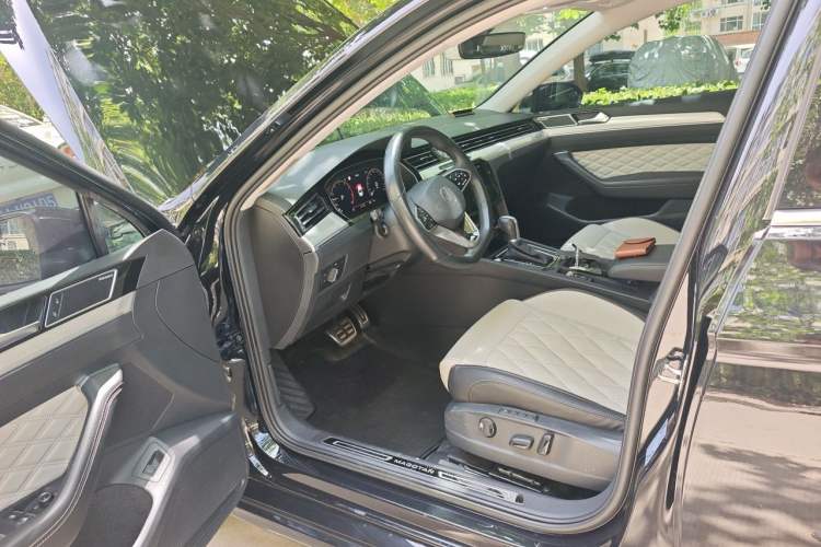 Used Volkswagen Magotan 2023 2 Million Units Limited-Edition 380TSI DSG Flagship Version Driver Seat