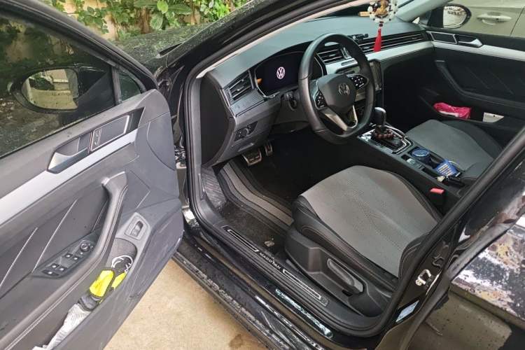 Used Volkswagen Magotan 2023 2 Million Units Limited-Edition 280TSI DSG Comfort Version Driver Seat