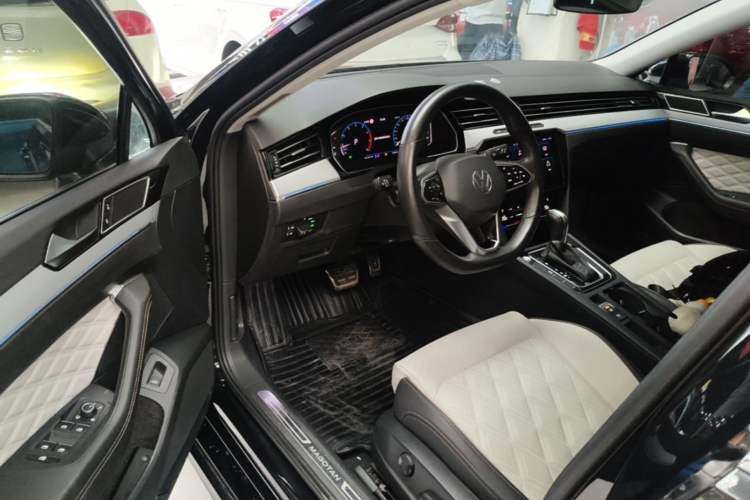 Used Volkswagen Magotan 2023 2 Million Units Commemorative Edition 330TSI DSG Luxury Version Driver Seat
