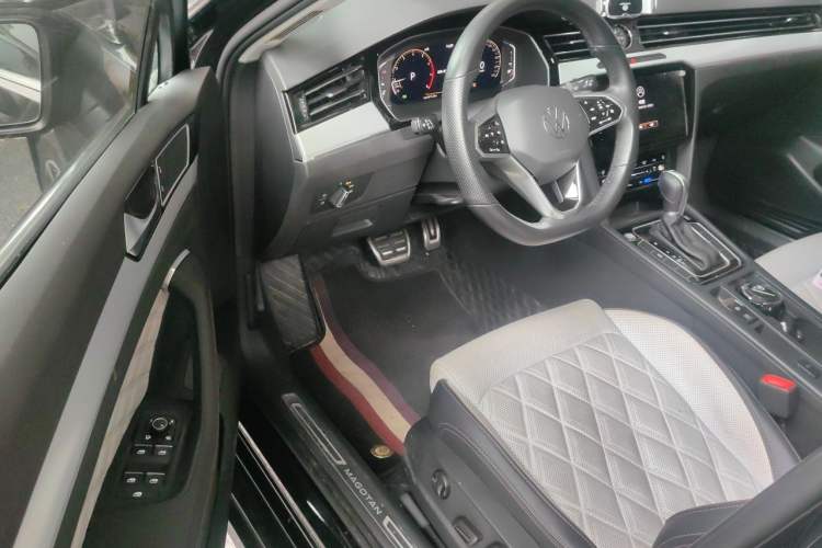 Used Volkswagen Magotan 2023 2 Million Units Commemorative Edition 330TSI DSG Luxury Version Driver Seat