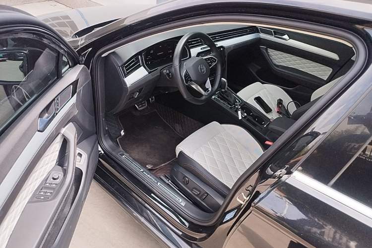 Used Volkswagen Magotan 2023 2 Million Units Commemorative Edition 330TSI DSG Luxury Version Driver Seat