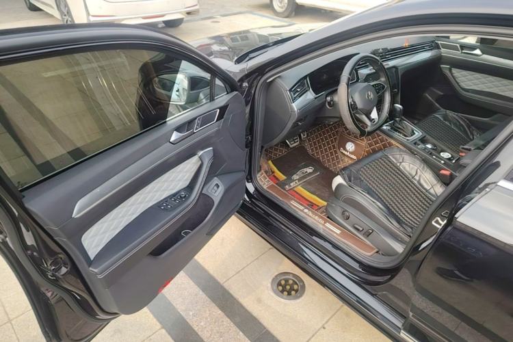 Used Volkswagen Magotan 2023 2 Million Units Limited Edition 330TSI DSG Leading Version Driver Seat