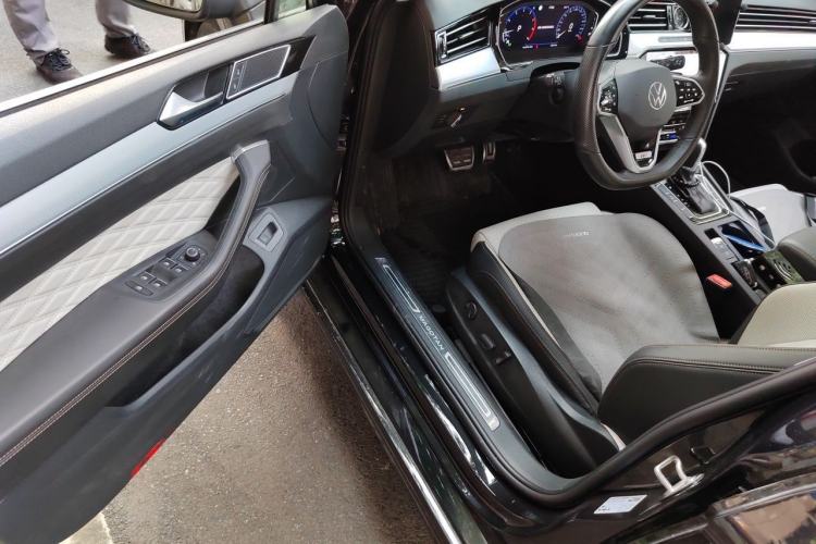 Used Volkswagen Magotan 2023 2 Million Units Commemorative Edition 330TSI DSG Luxury Version Driver Seat