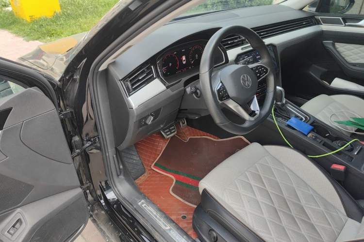 Used Volkswagen Magotan 2023 2 Million Units Commemorative Edition 330TSI DSG Luxury Version Driver Seat