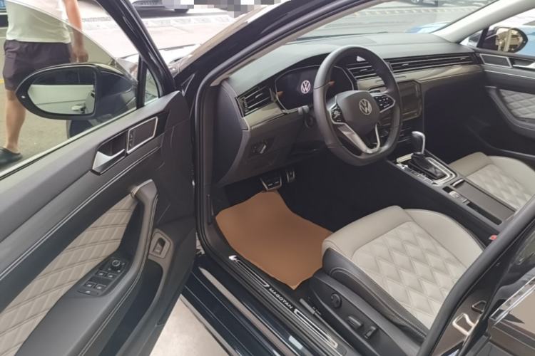 Used Volkswagen Magotan 2023 2 Million Units Limited Edition 330TSI DSG Leading Version Driver Seat