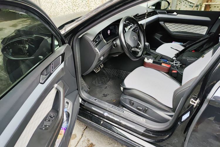 Used Volkswagen Magotan 2023 2 Million Units Commemorative Edition 330TSI DSG Luxury Version Driver Seat