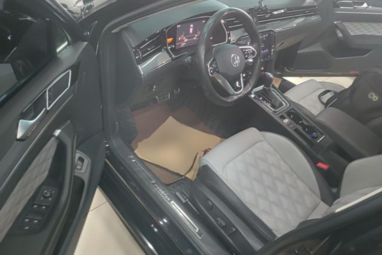 Used Volkswagen Magotan 2023 2 Million Units Limited Edition 330TSI DSG Leading Version Driver Seat