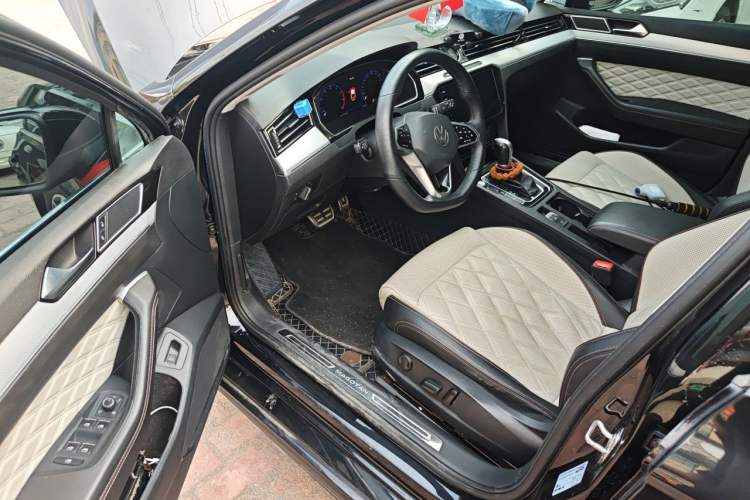 Used Volkswagen Magotan 2023 2 Million Units Commemorative Edition 330TSI DSG Luxury Version Driver Seat