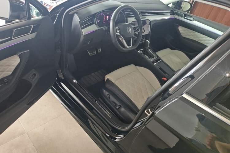 Used Volkswagen Magotan 2023 2 Million Units Commemorative Edition 330TSI DSG Luxury Version Driver Seat
