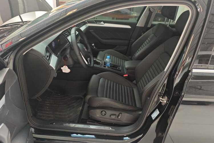 Used Volkswagen Magotan 2023 2 Million Units Limited-Edition 280TSI DSG Comfort Version Driver Seat